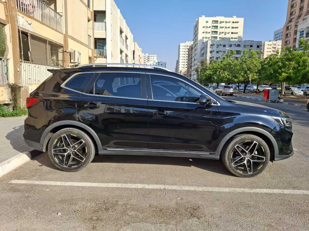 Car image 8