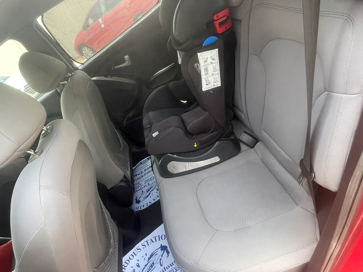 Car image 9