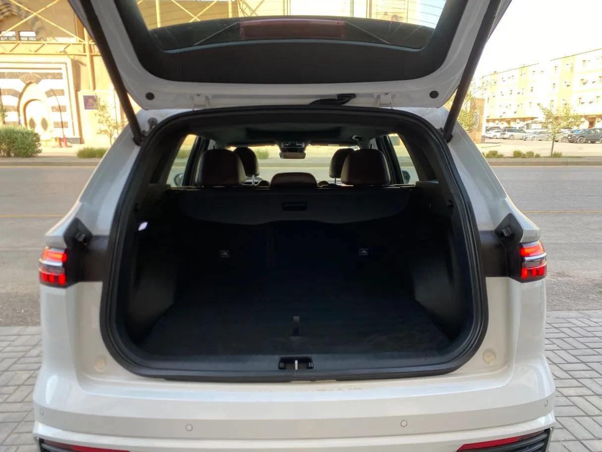Car image 21