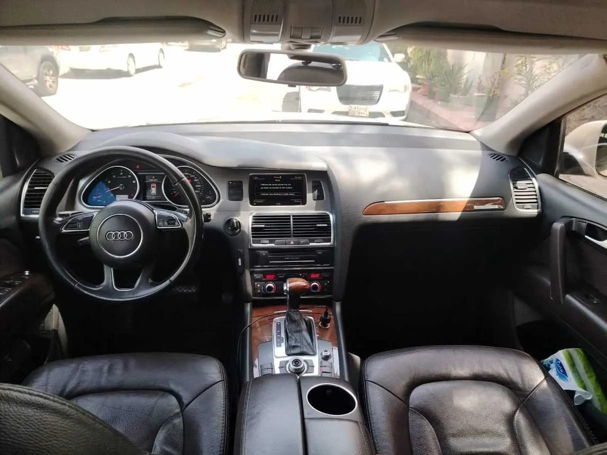 Car image 21