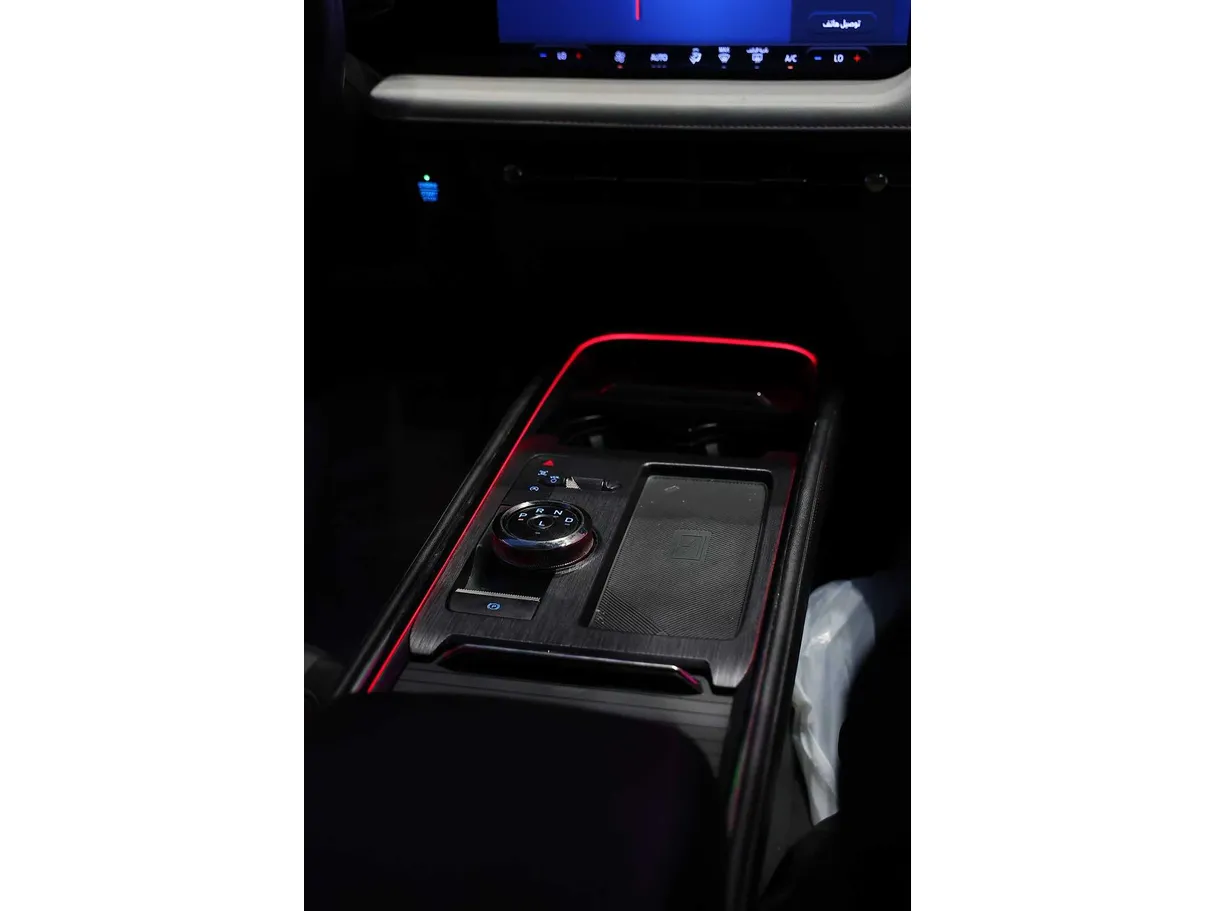 Car image 14