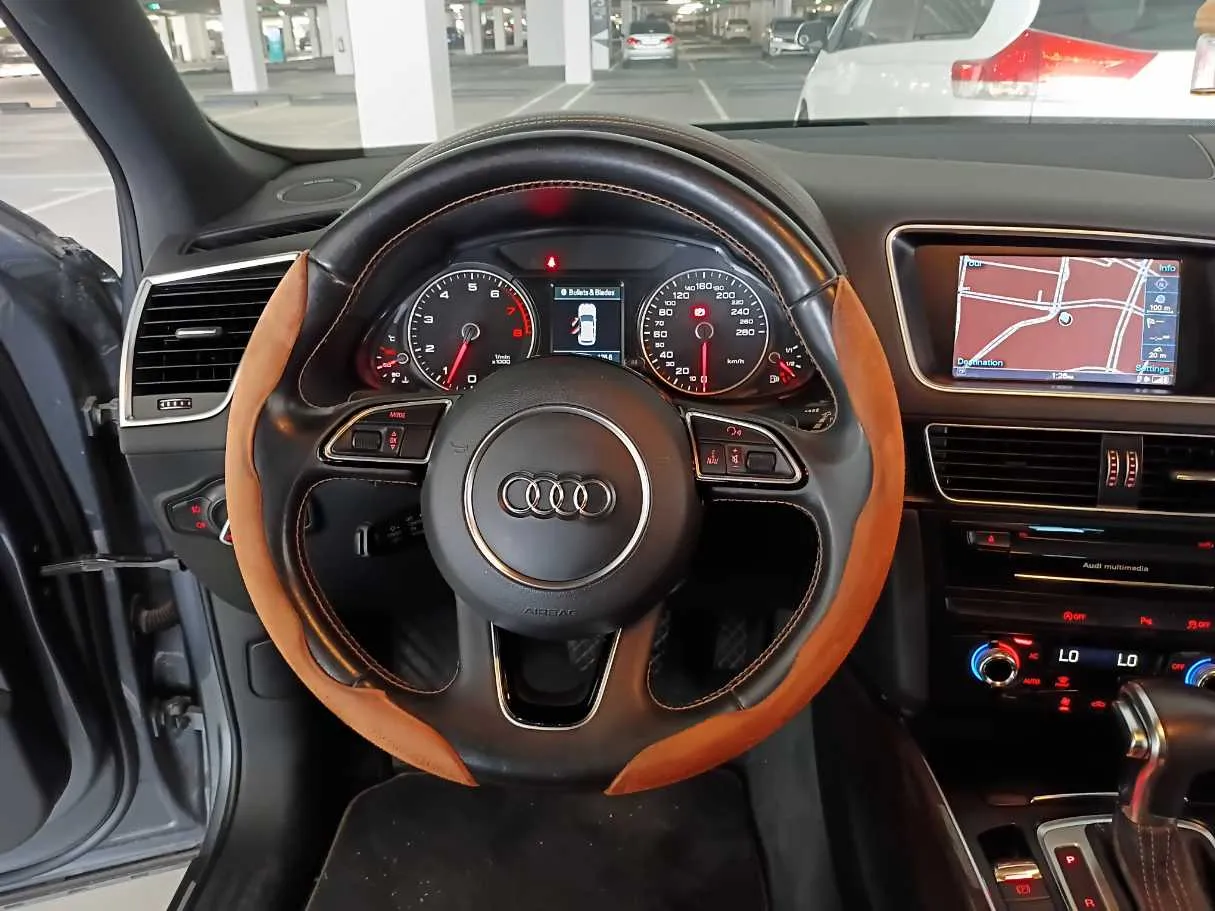 Car image 13