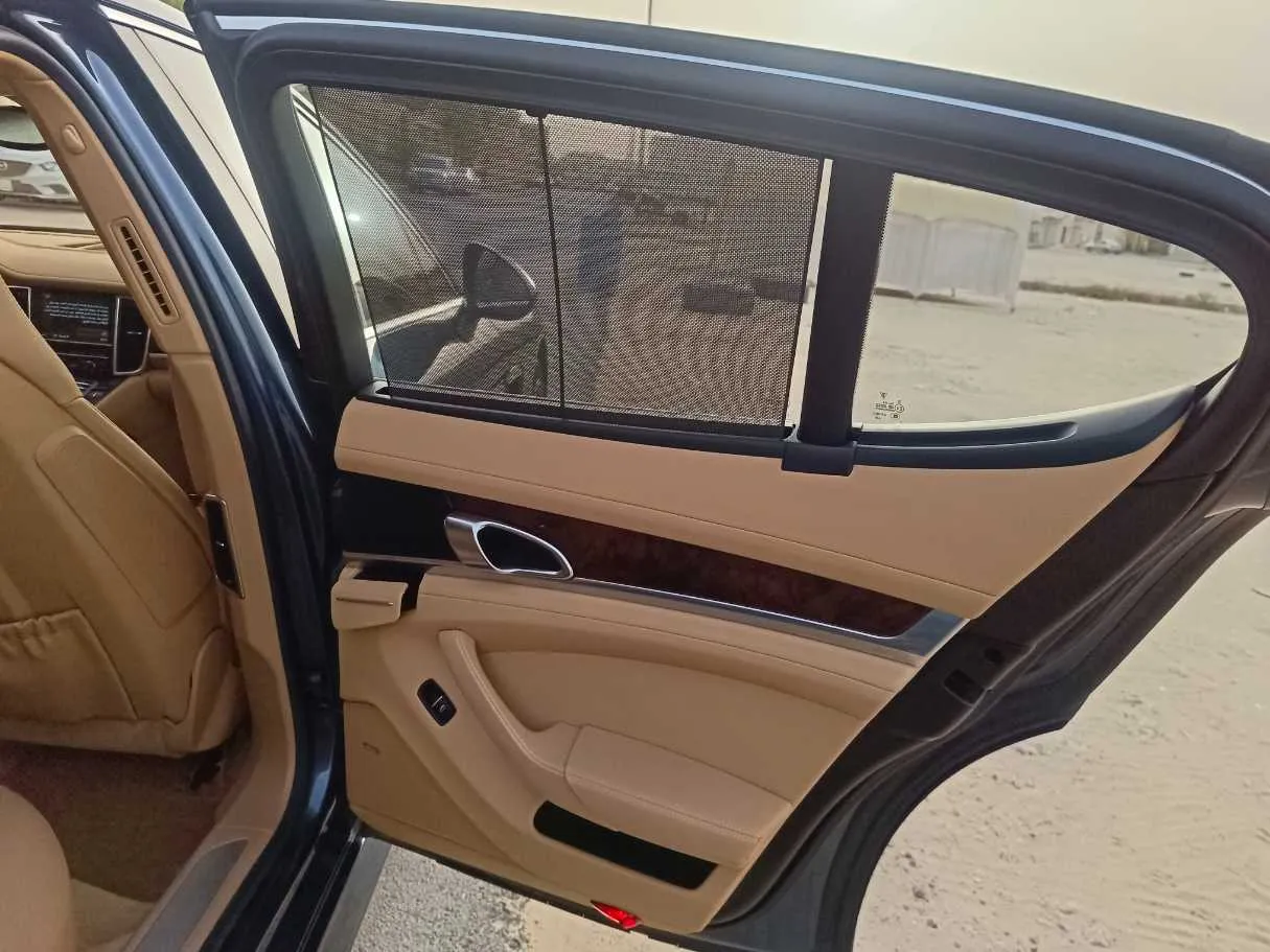 Car image 40