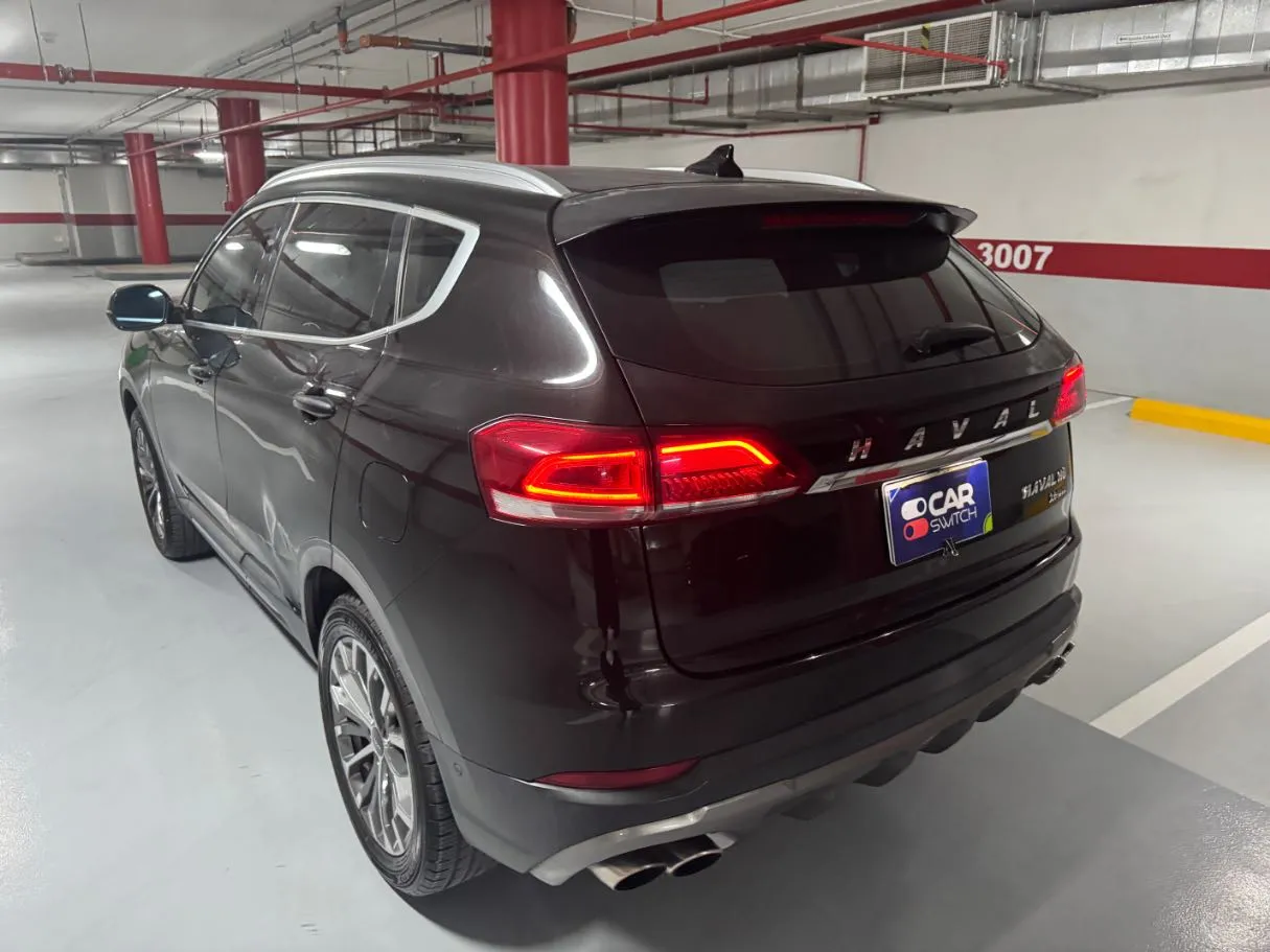 Car image 7