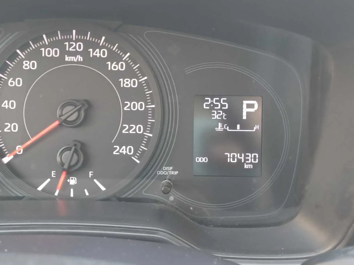 Car image 18