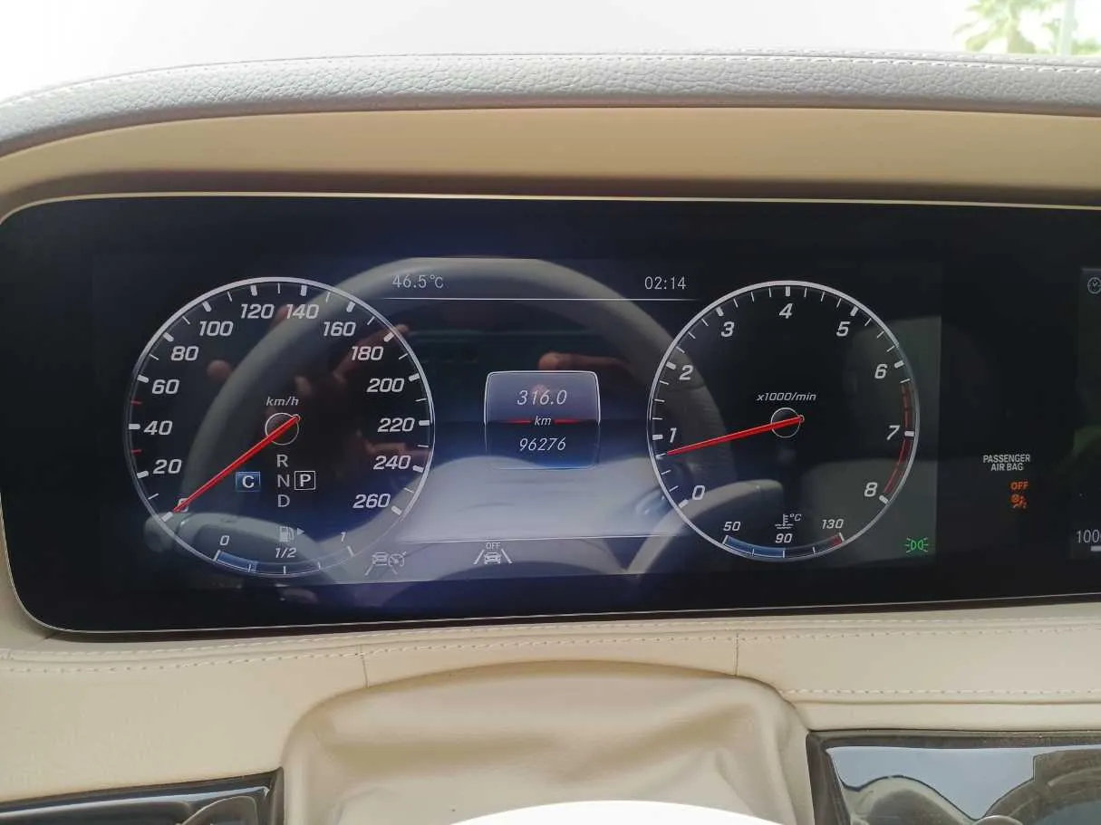 Car image 18