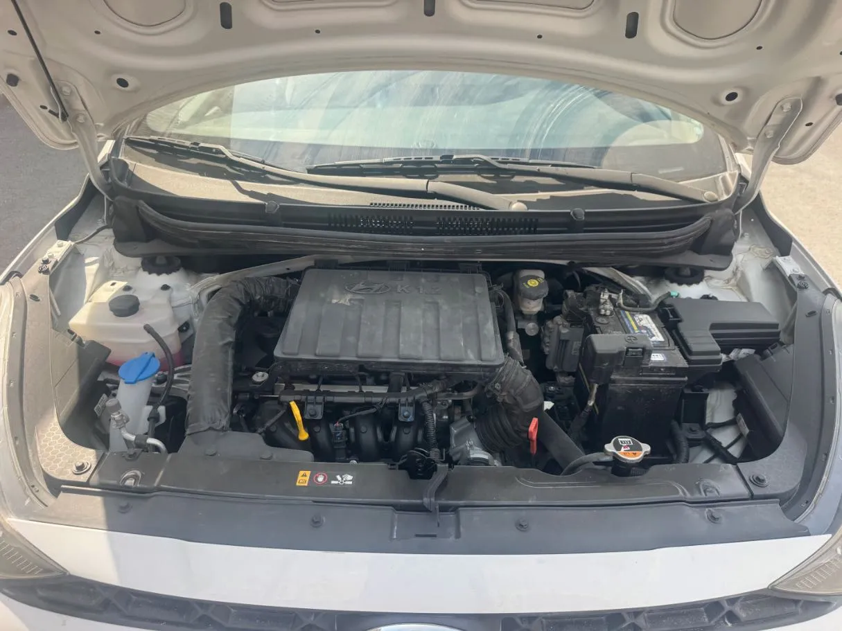 Car image 21