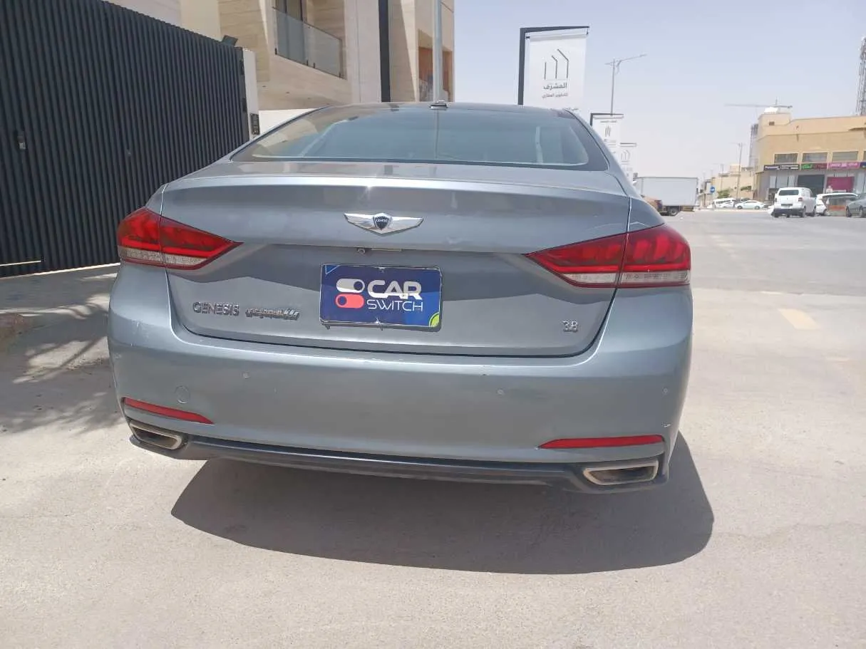 Car image 6