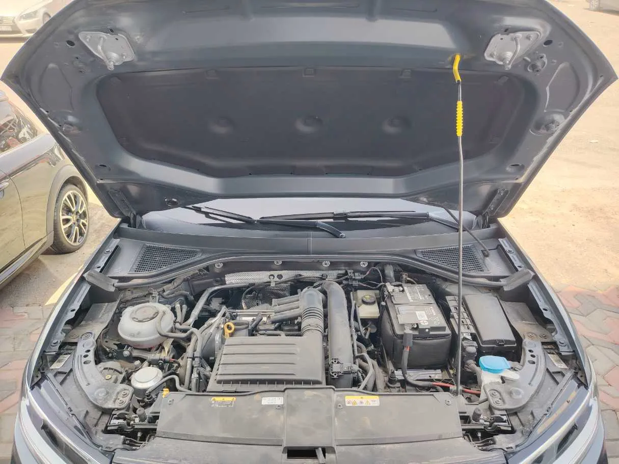 Car image 29
