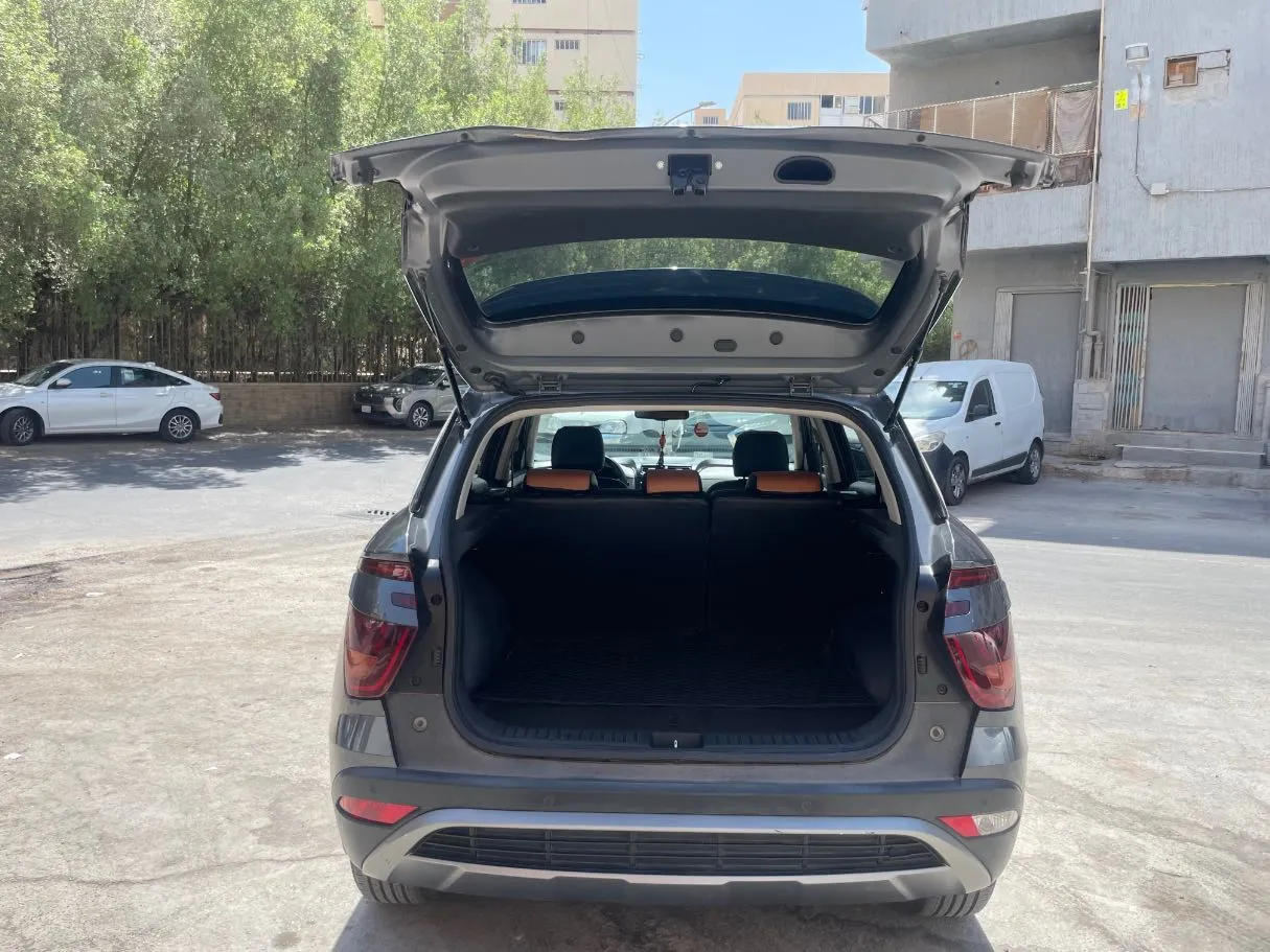 Car image 20