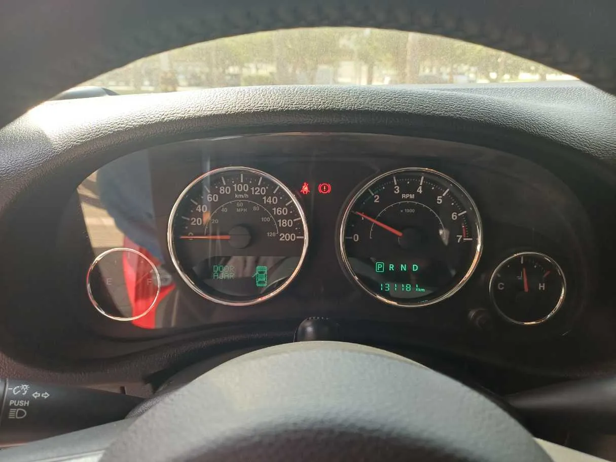 Car image 18