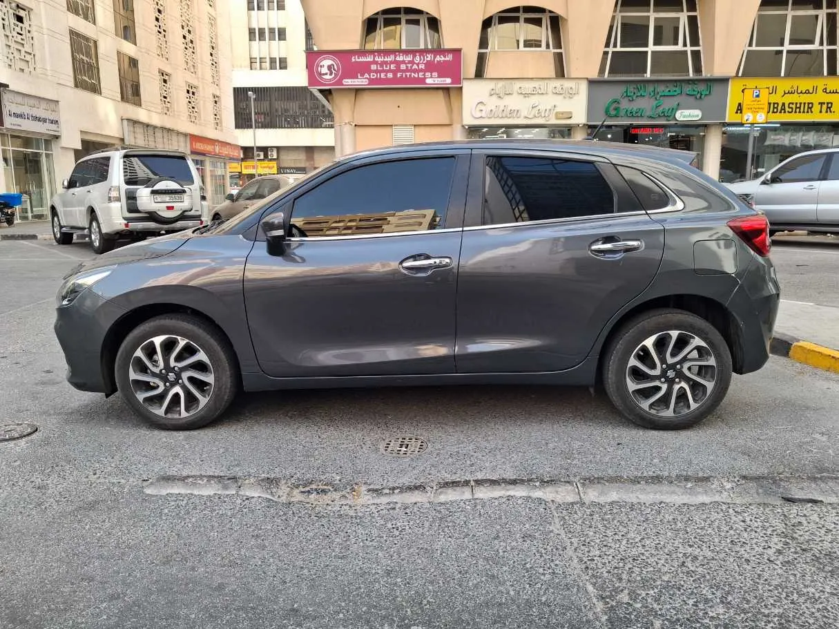 Car image 8