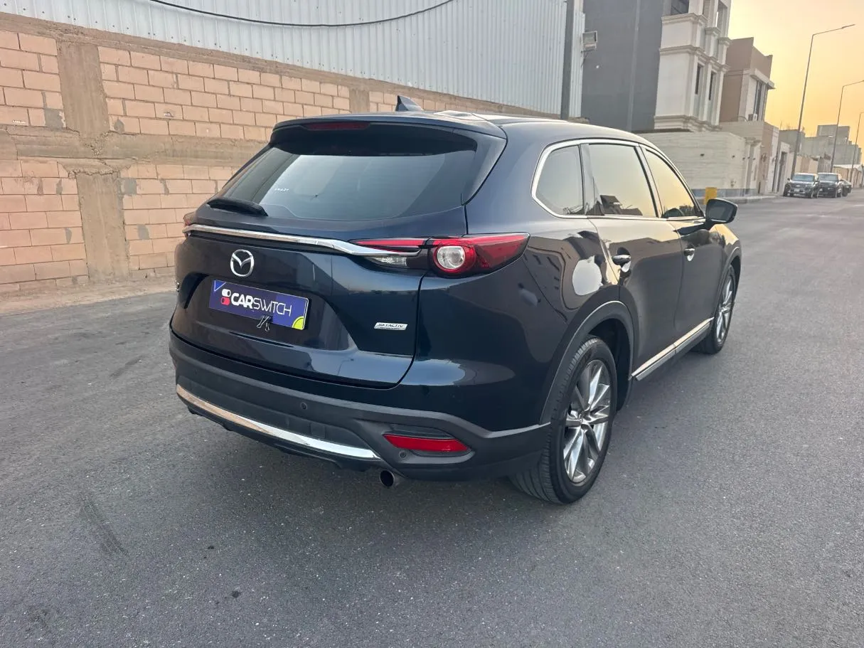 Car image 5