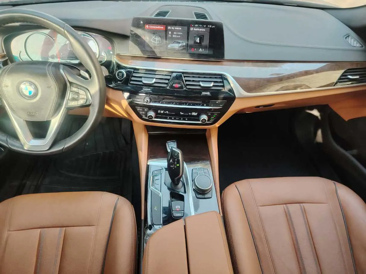 Car image 22
