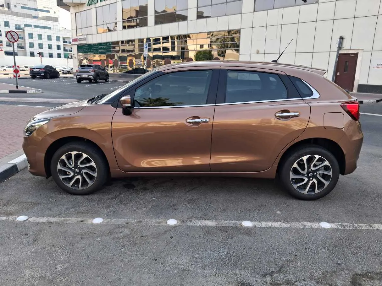 Car image 4