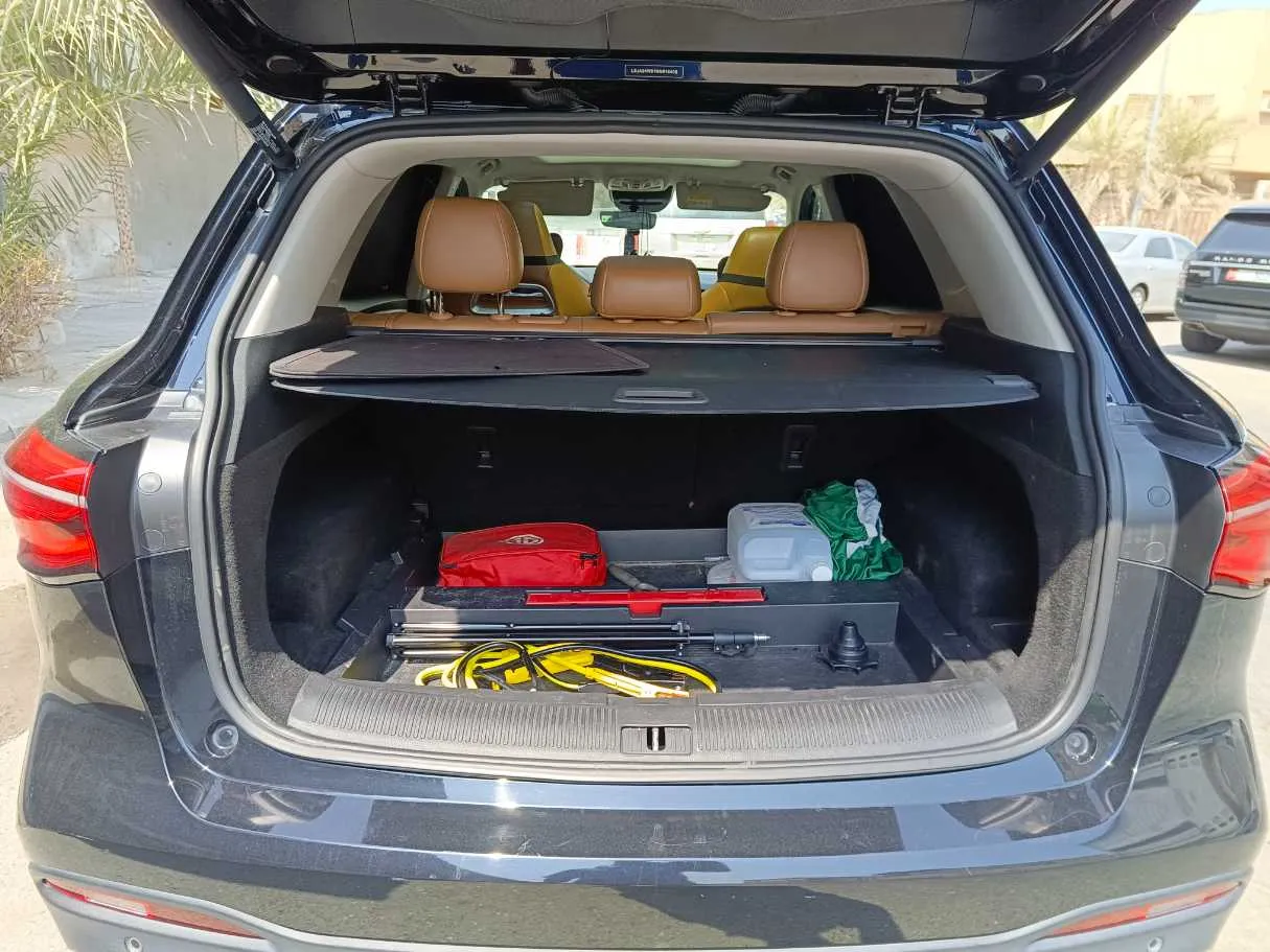 Car image 27