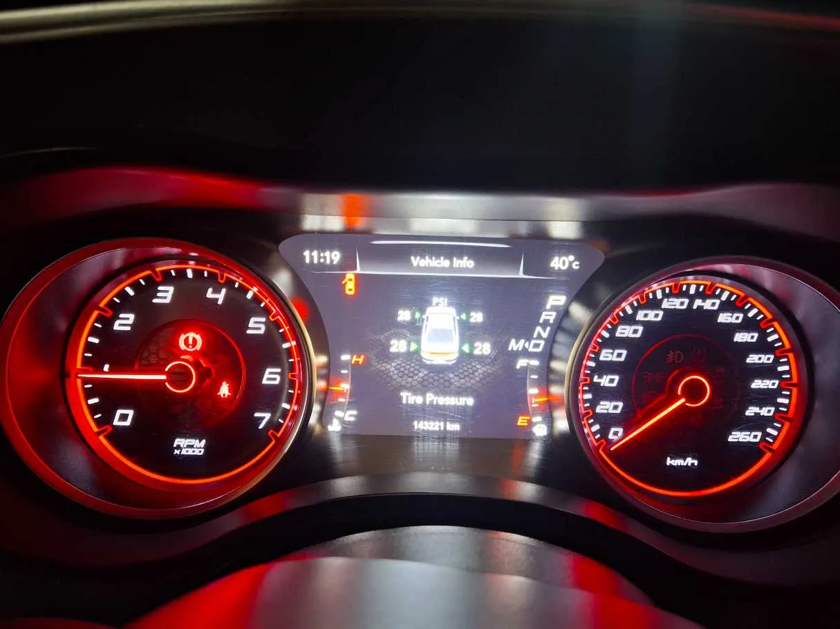 Car image 11