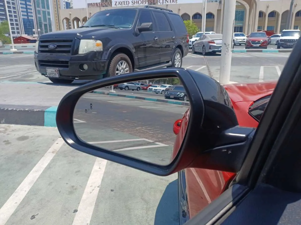 Car image 20