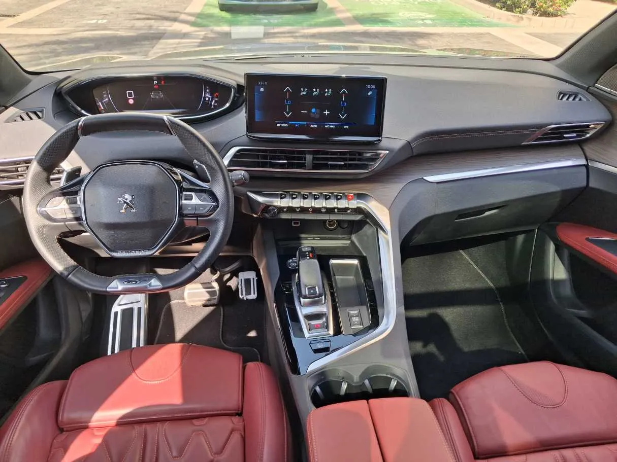 Car image 16