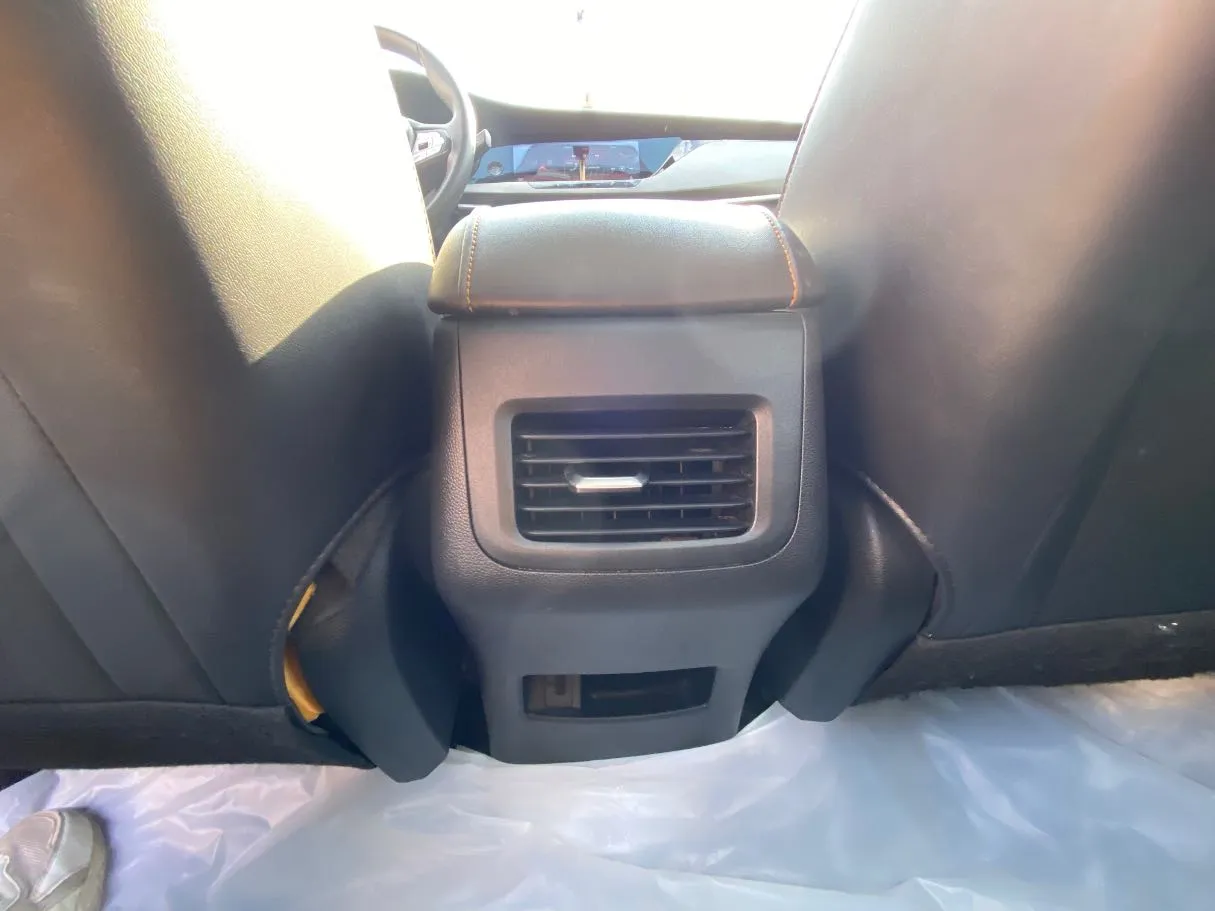Car image 25