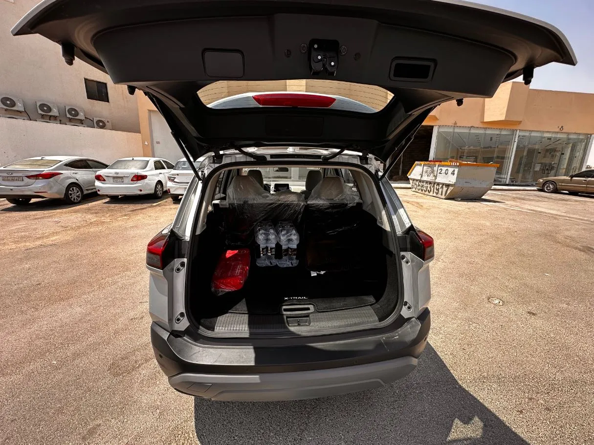 Car image 23