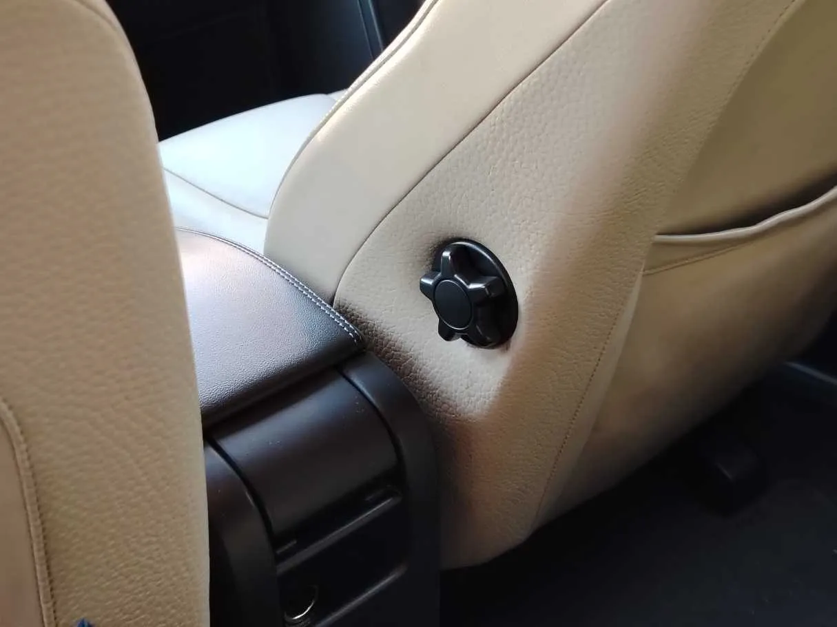 Car image 31