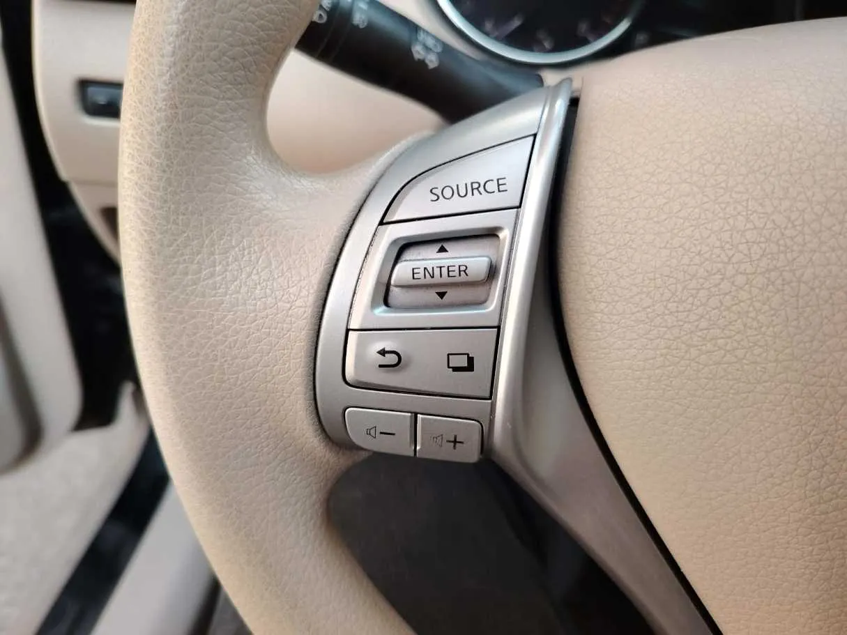 Car image 35