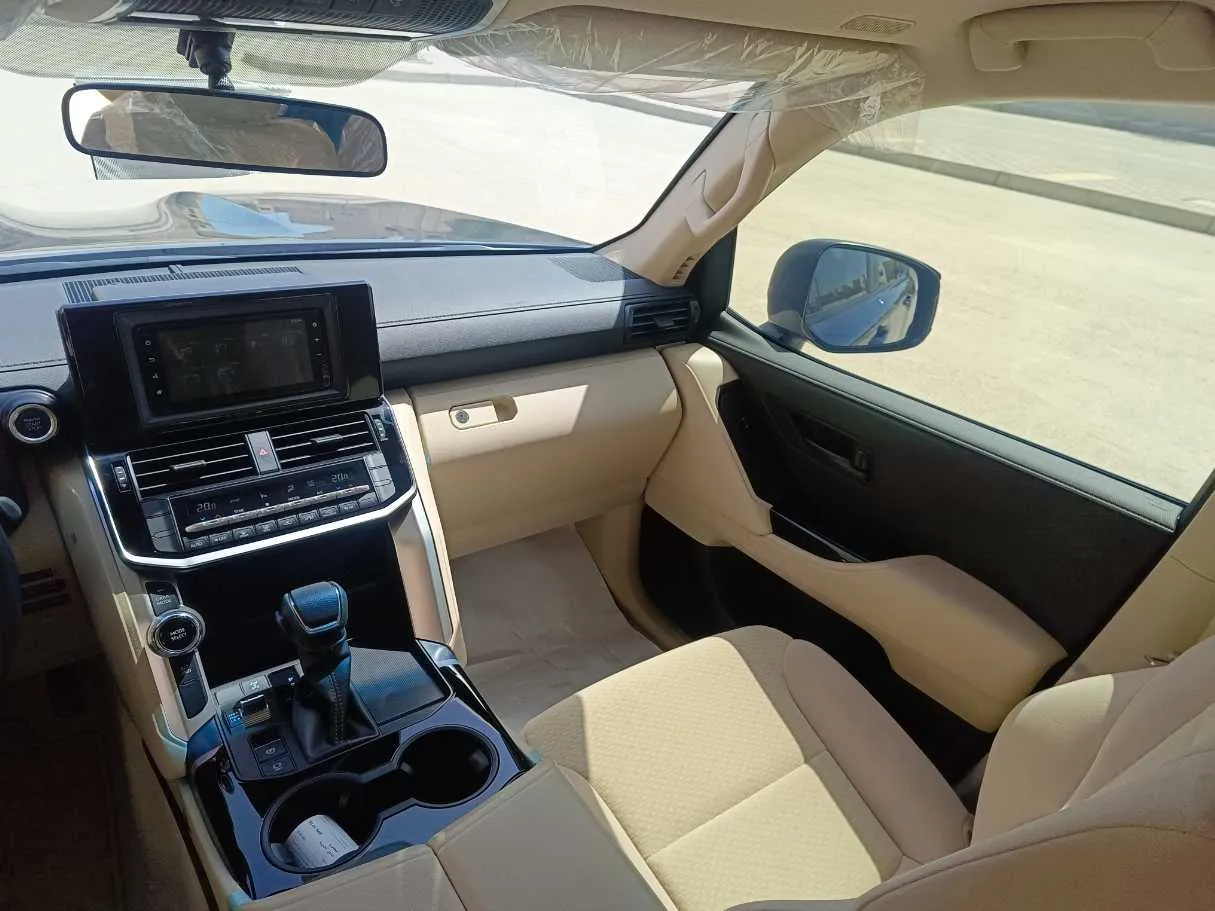 Car image 35