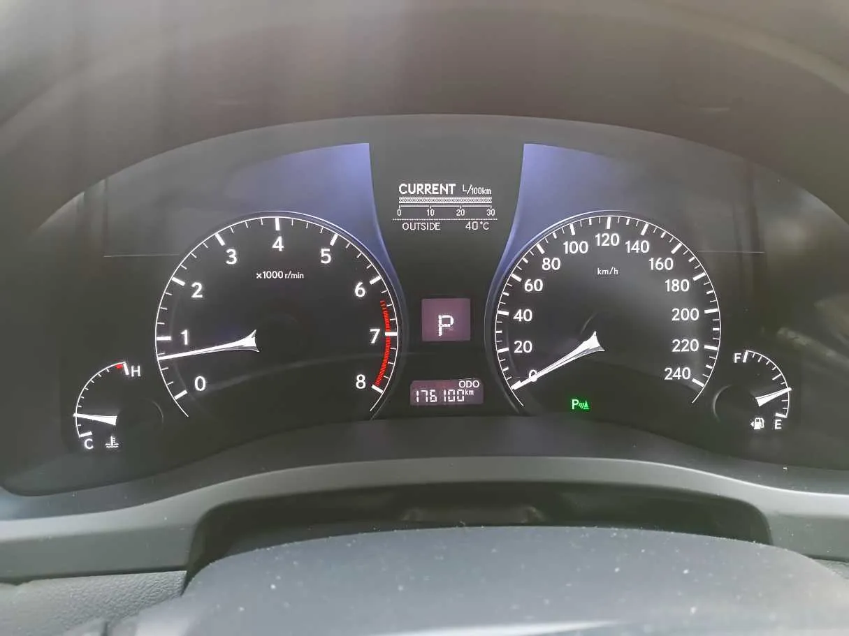 Car image 18