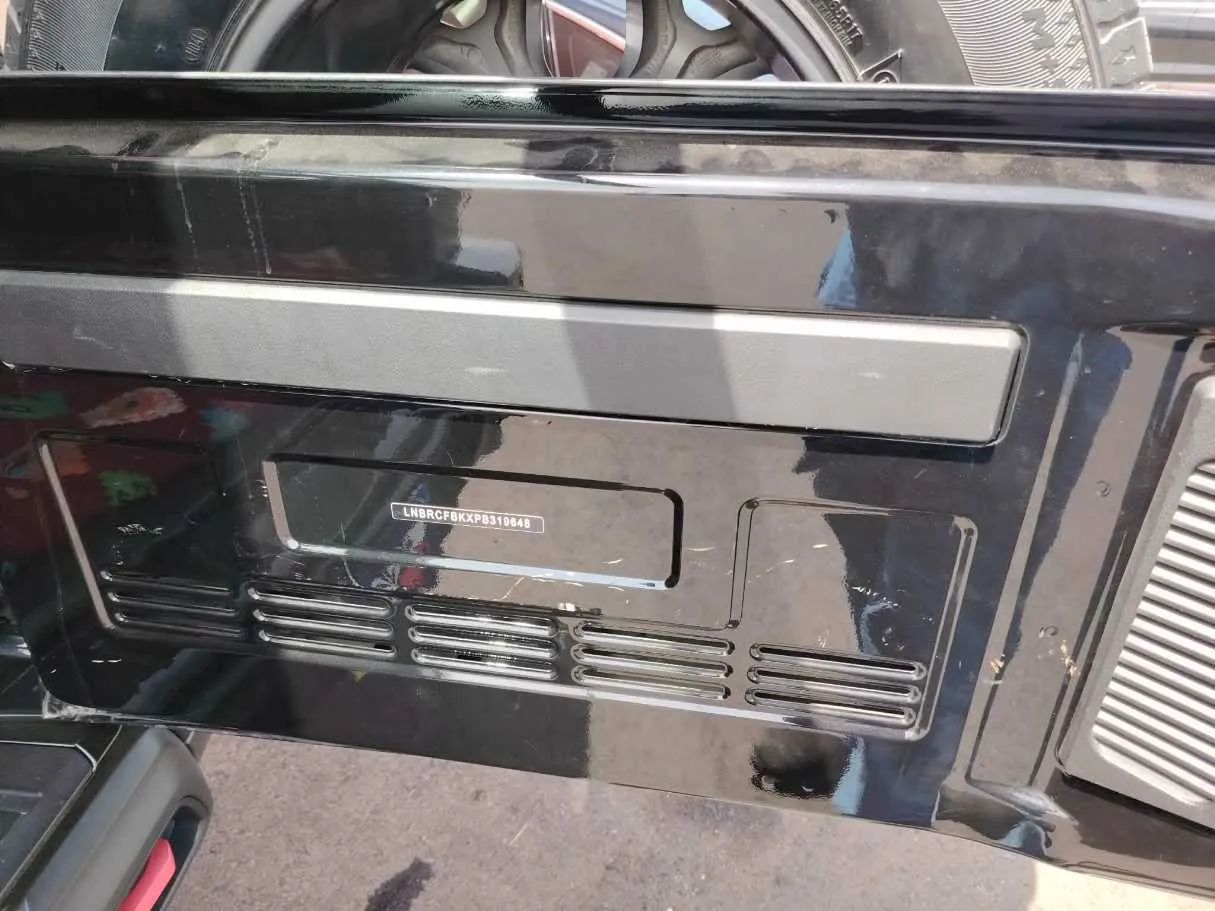 Car image 36