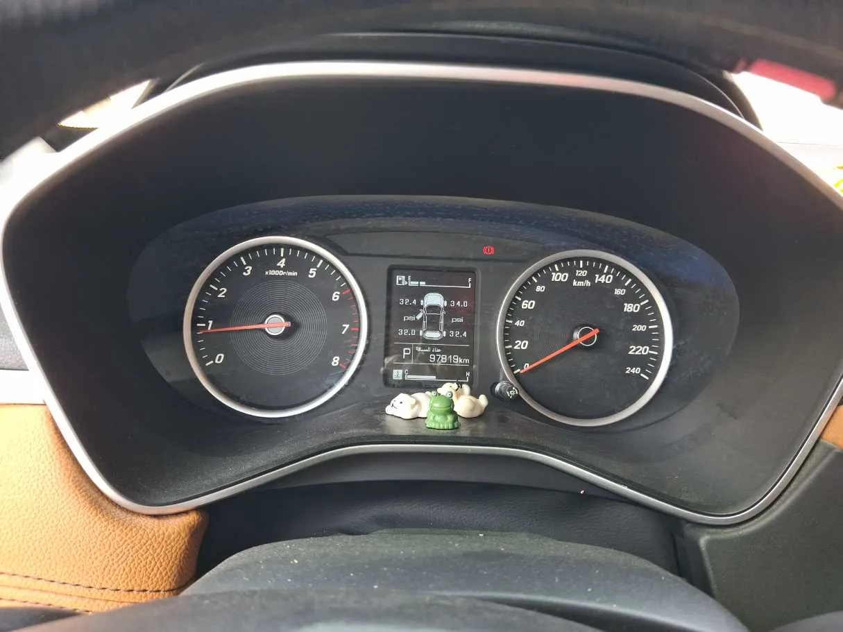 Car image 18