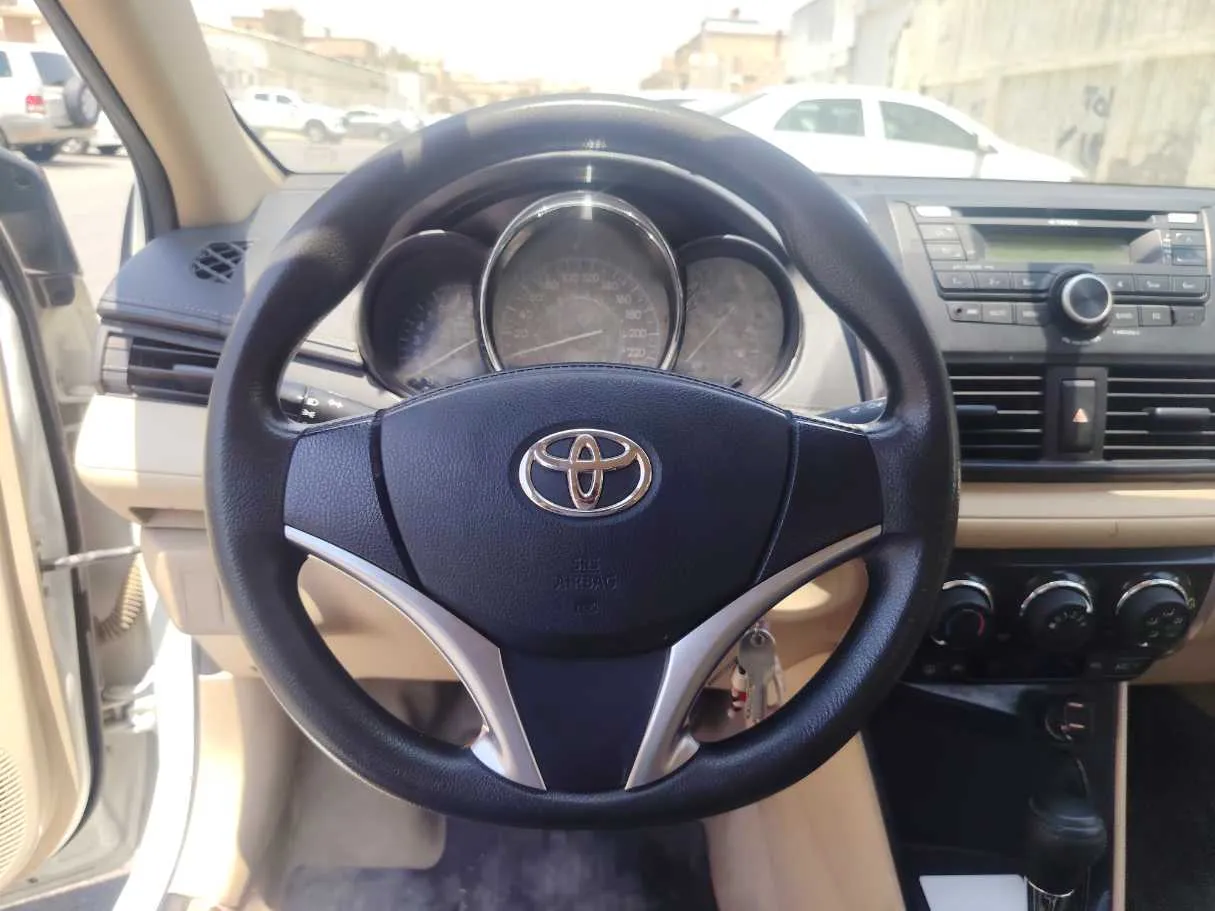Car image 22