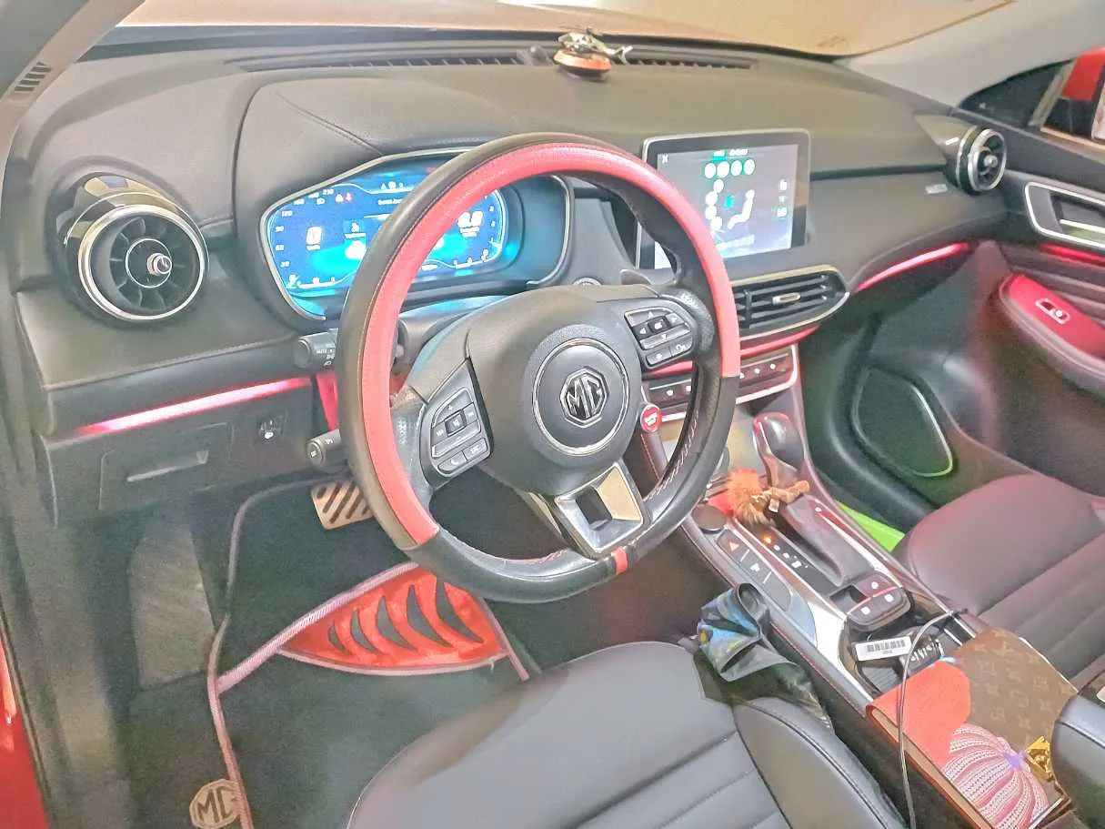 Car image 11