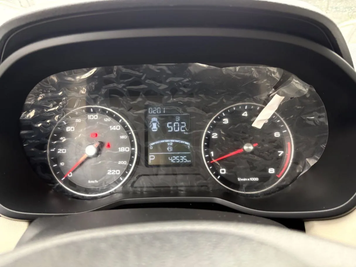 Car image 8