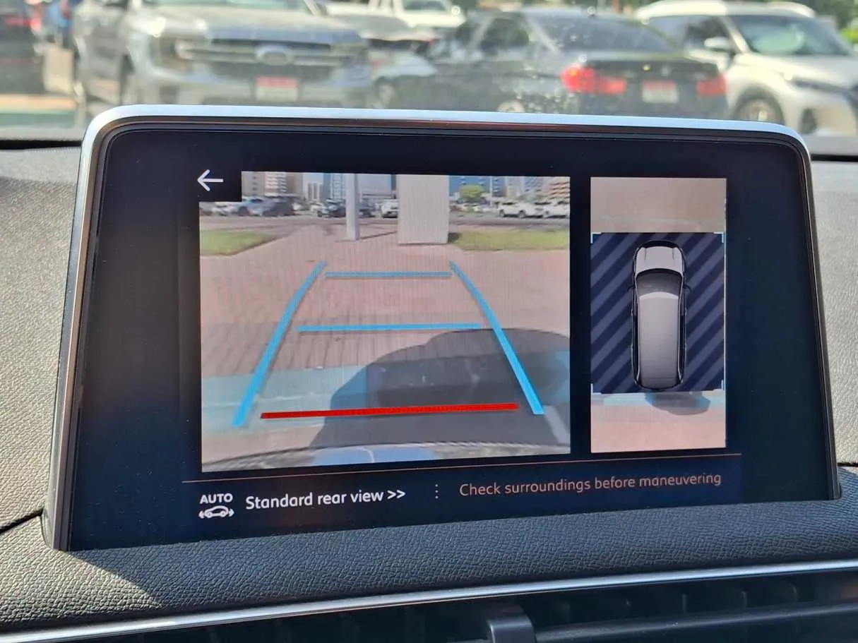 Car image 19