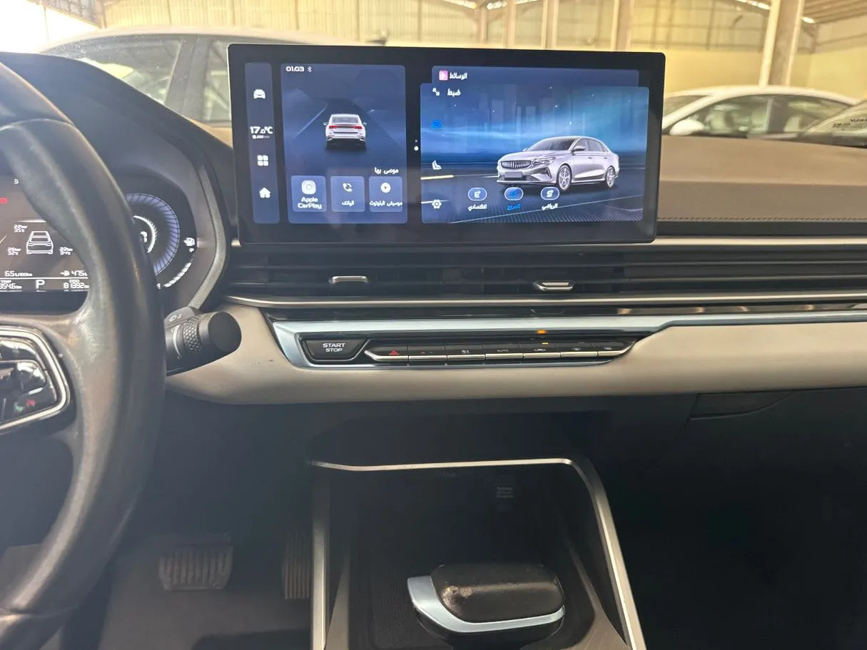 Car image 11