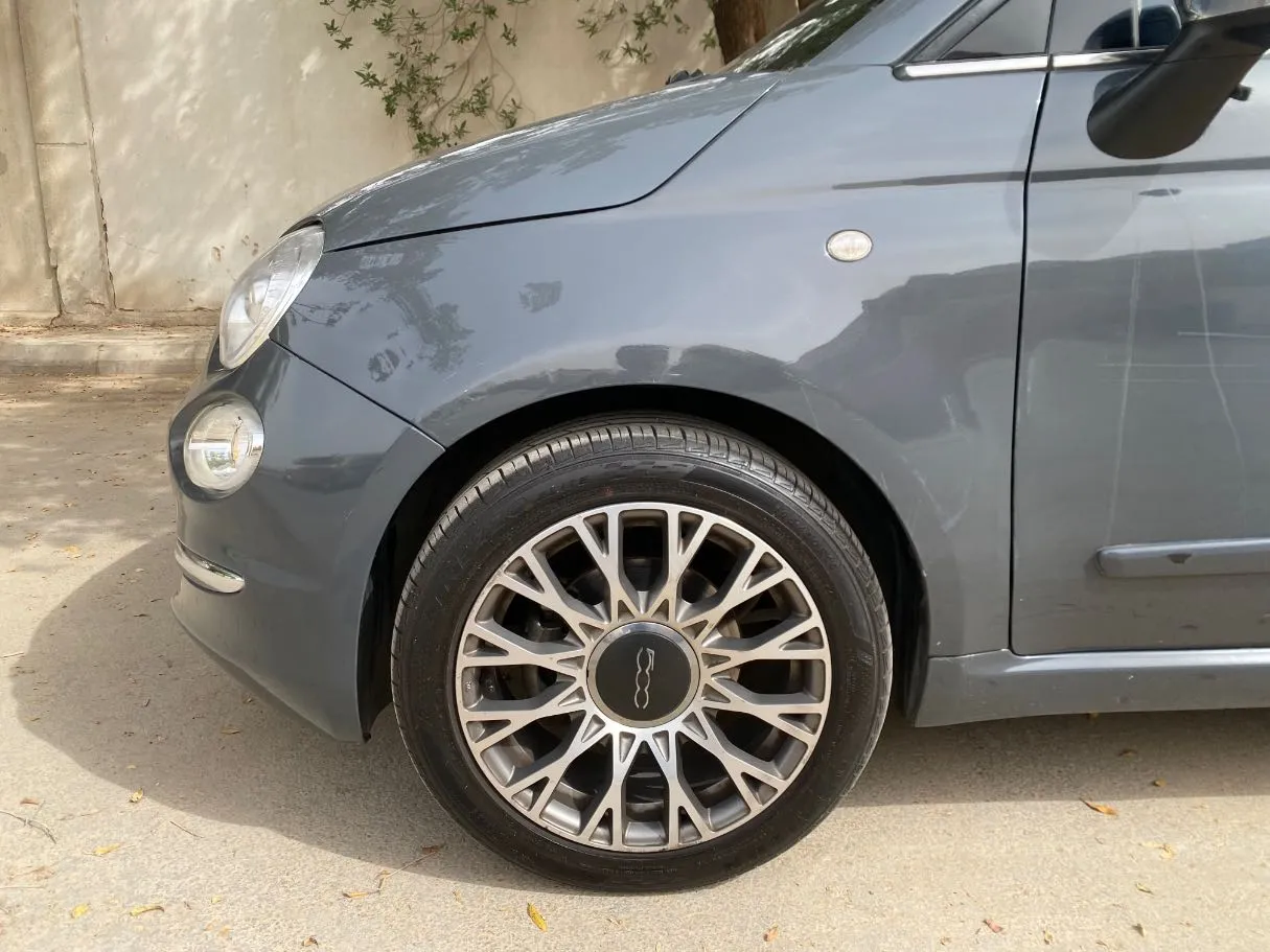 Car image 9