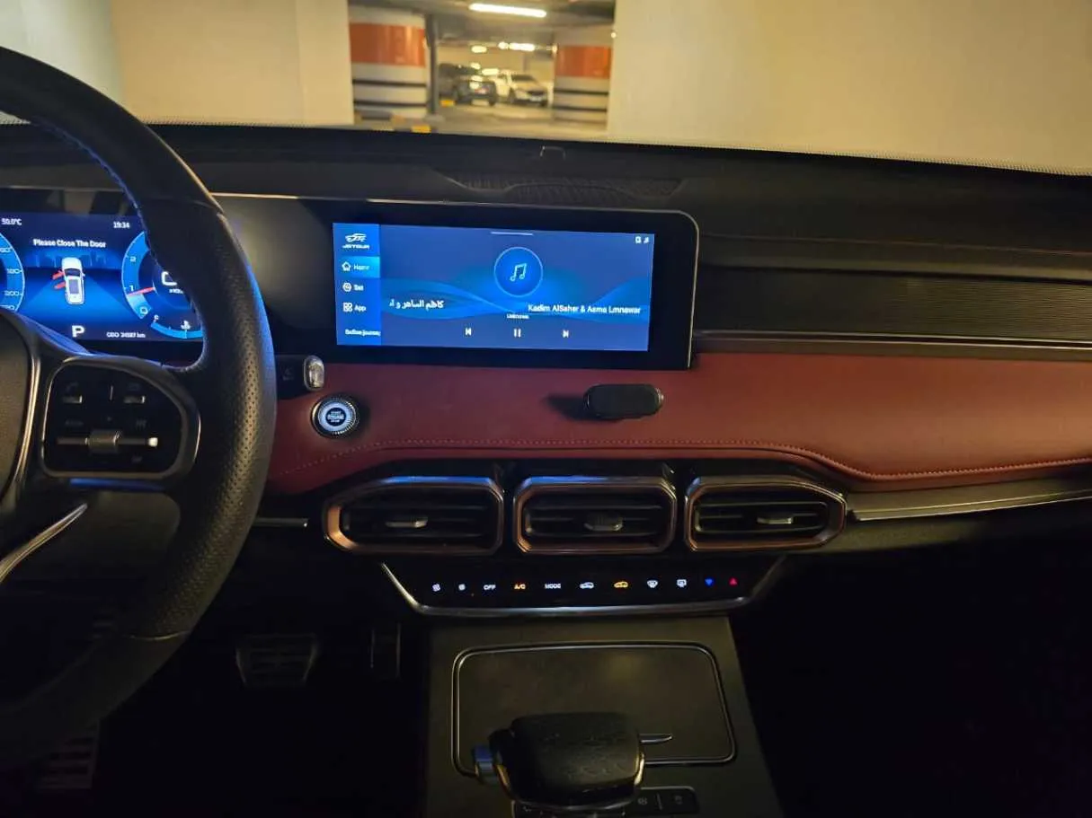 Car image 16