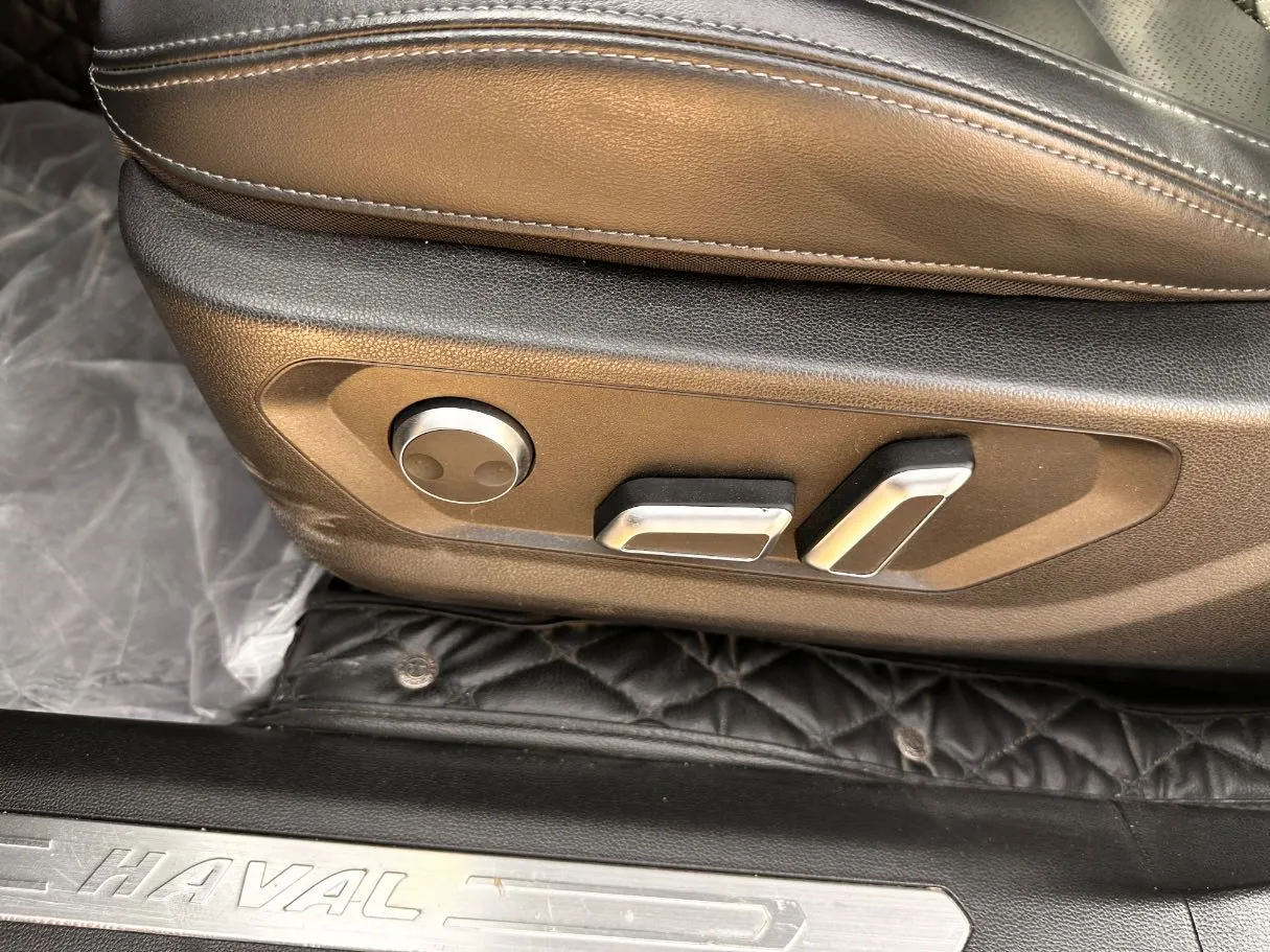 Car image 27