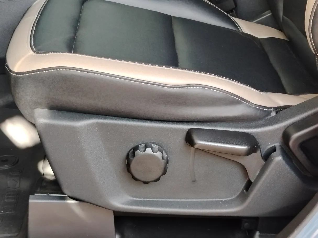 Car image 33