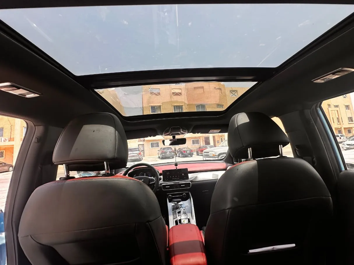 Car image 16