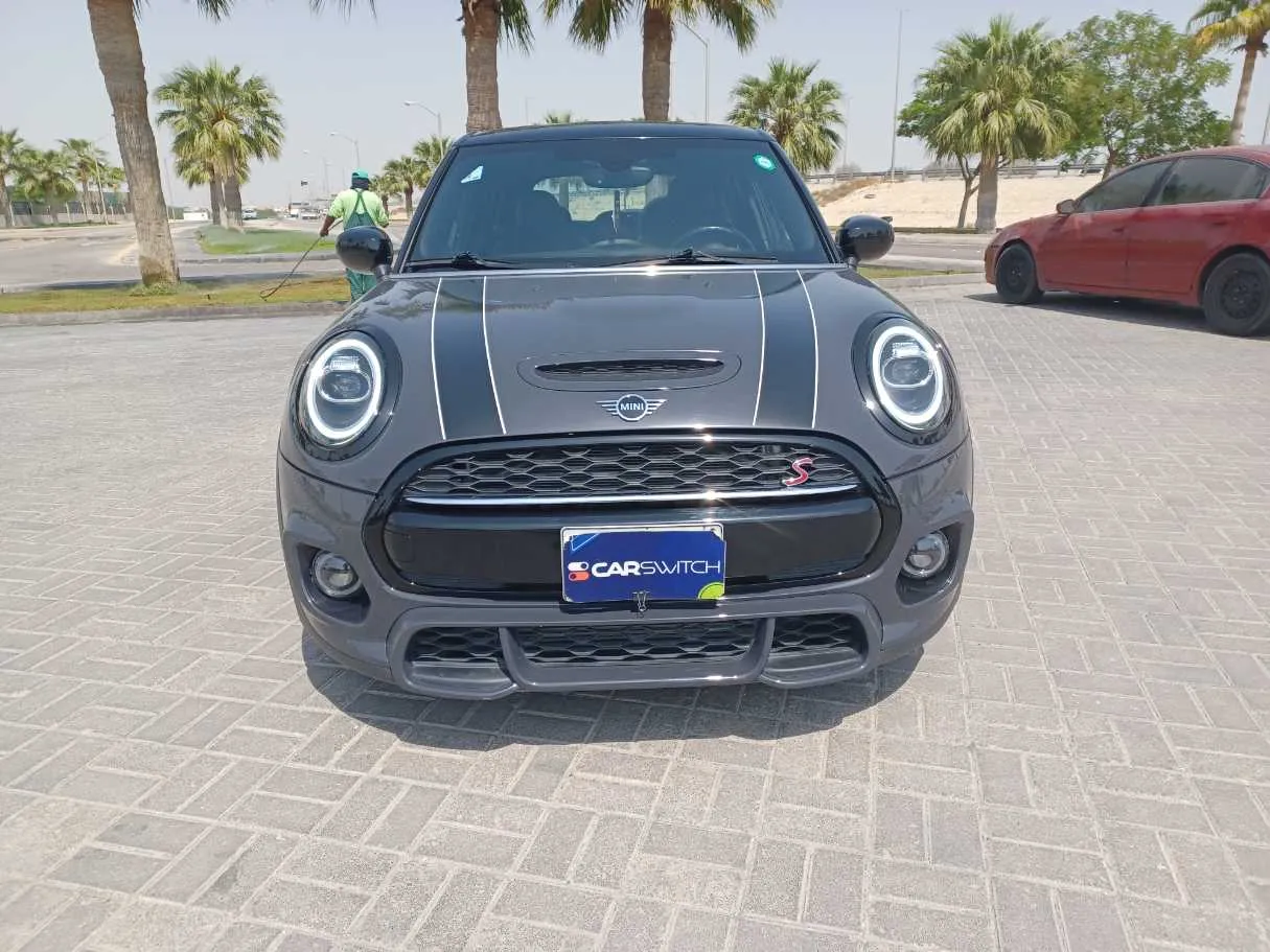 Car image 2