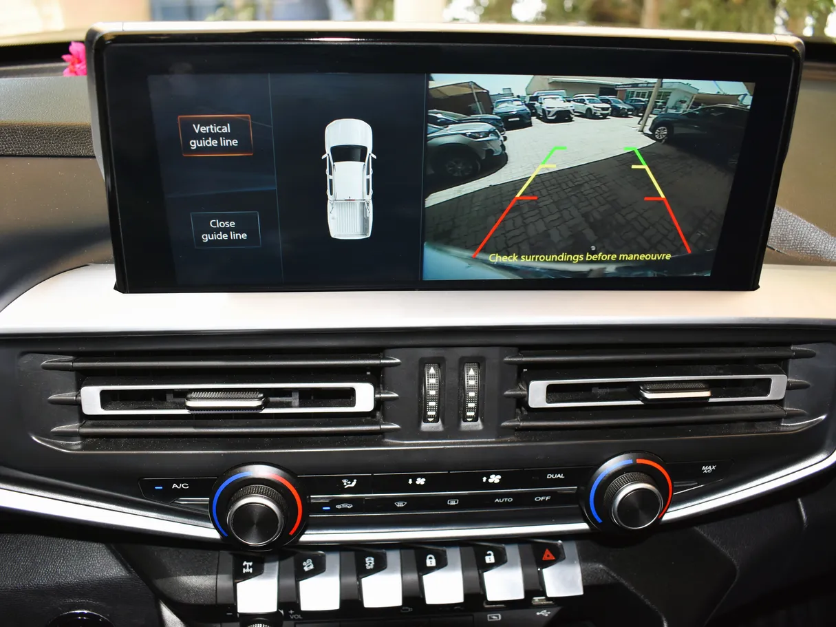 Car image 7