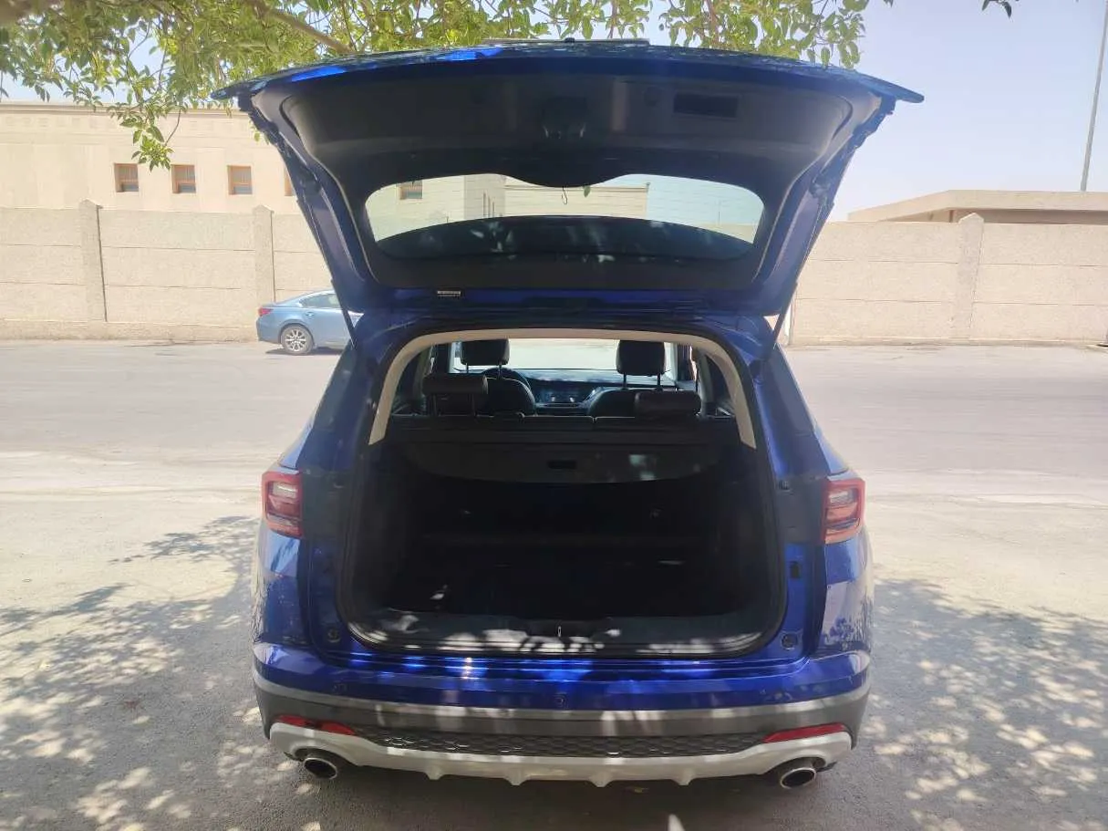 Car image 24