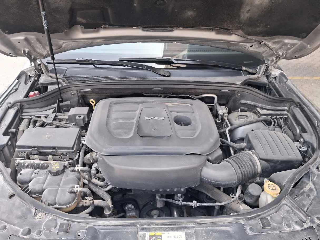 Car image 19