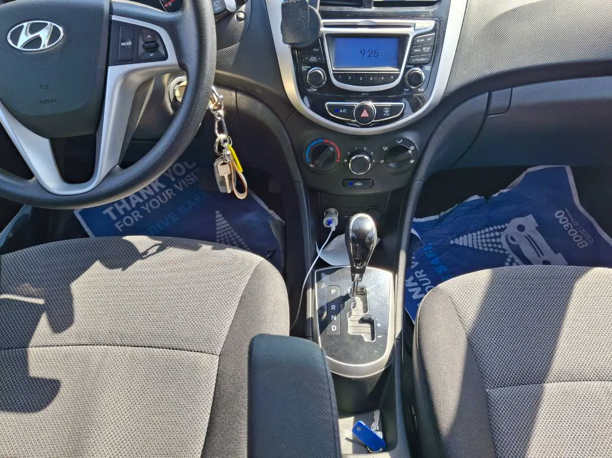Car image 15