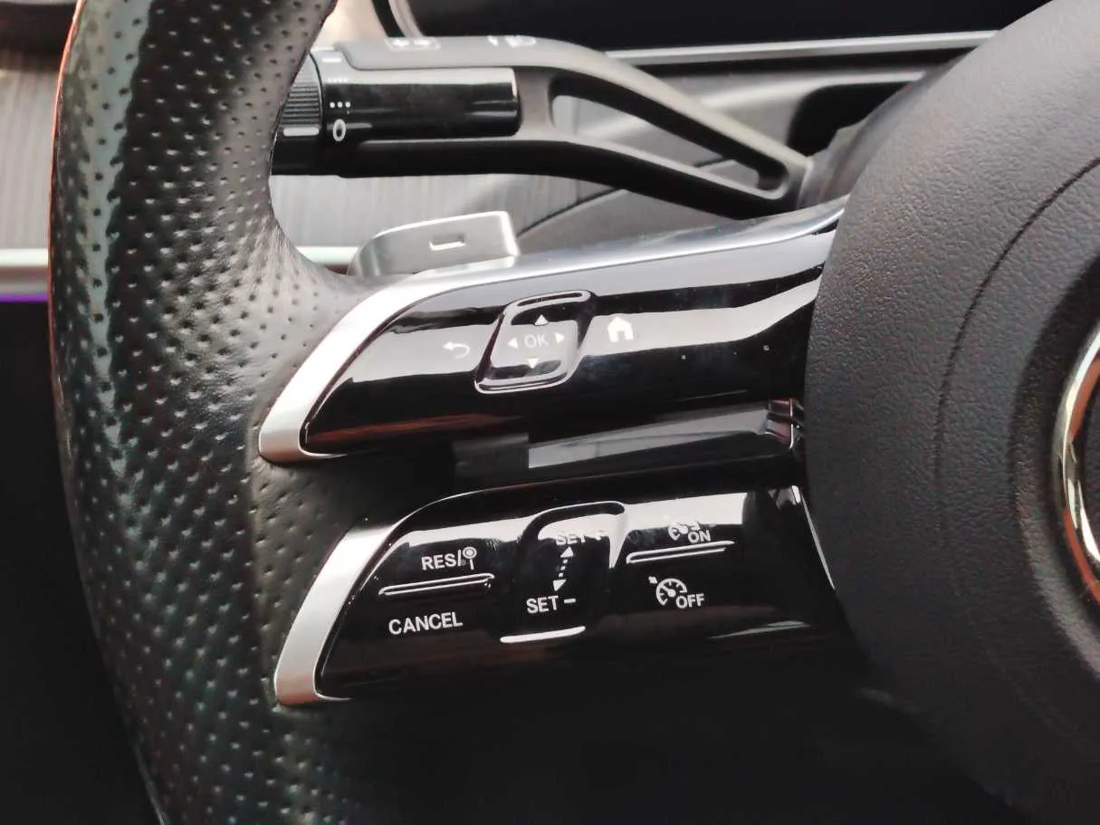 Car image 35