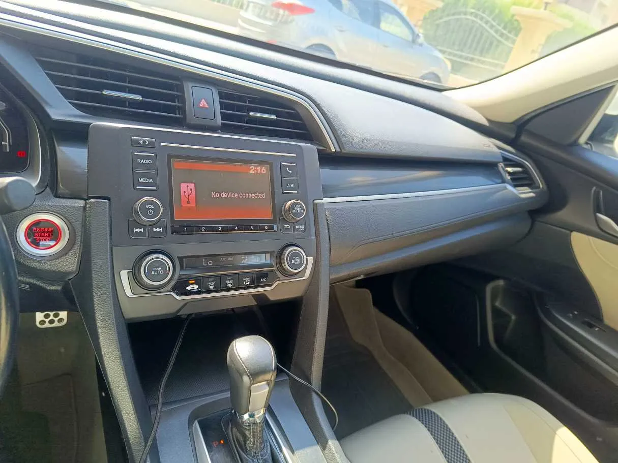 Car image 20