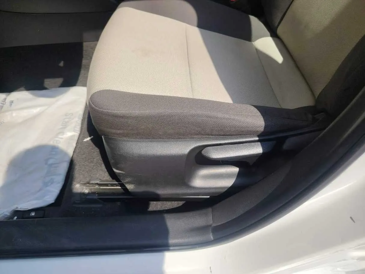 Car image 39