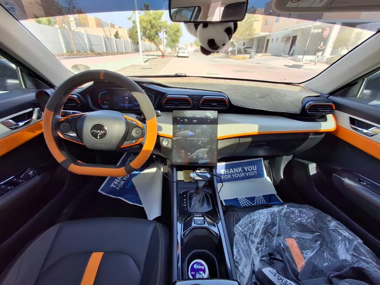 Car image 14